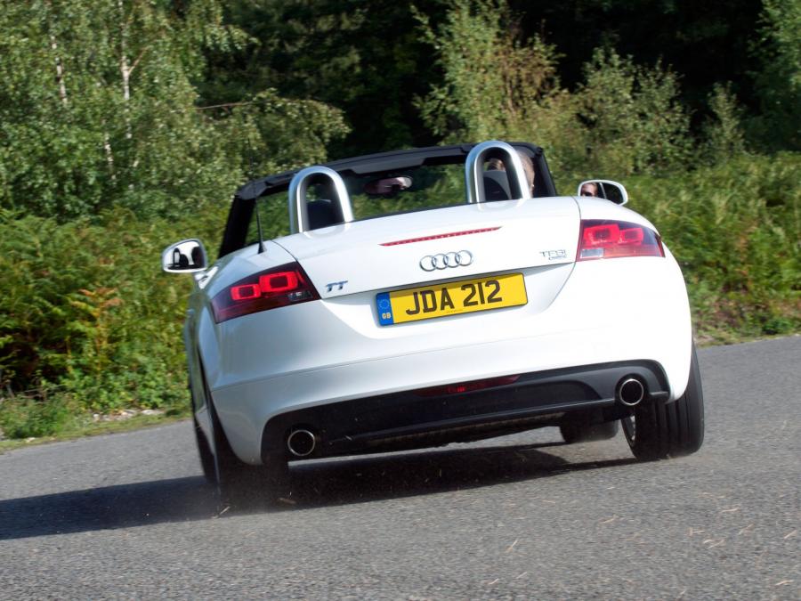  Audi TT 2.0 TFSI Quattro Roadster (8J) 2010 года  (UK) (фото 3 из 7)